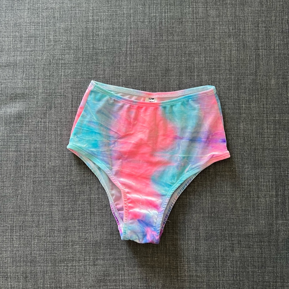 Velvet rave shorts